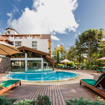 Bavaria Sport Hotel Gramado Exterior foto The swimming pool at the hotel