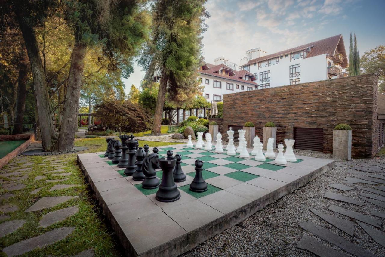 Bavaria Sport Hotel Gramado Exterior foto The Chess Garden